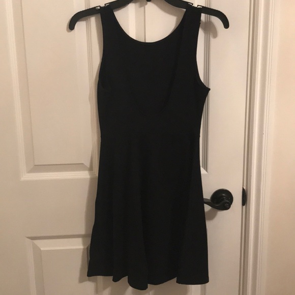 BLACK DRESS - Picture 2 of 3